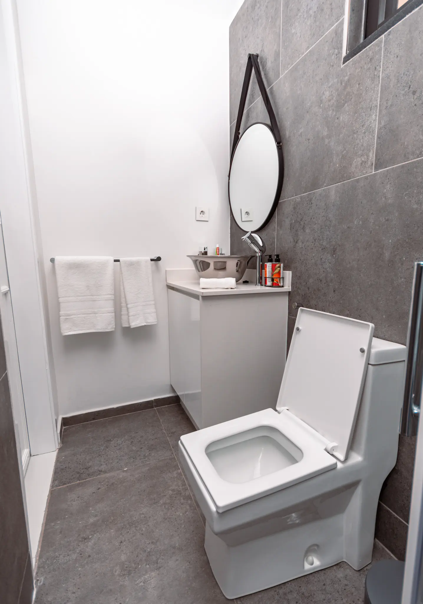 6813bf7fbfaf3b38c80ca5355a91b16a2133633db375f6ae7d09b837f203e999